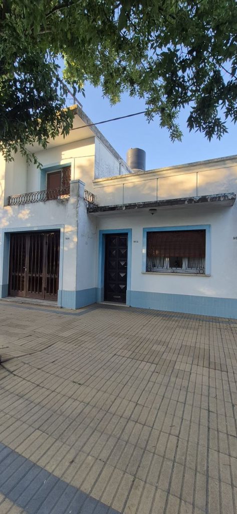 ¡SE VENDE PROPIEDAD LISTA PARA VIVIR EN ITURRASPE AL 964!